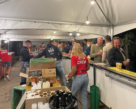 Dak er af in de open-lucht nacht van Jabbeke