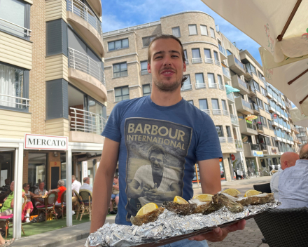 14 augustus / verrassing voor mij - maandelijkse traktatie door de Blankenbergse NVA in hun lokaal op de markt