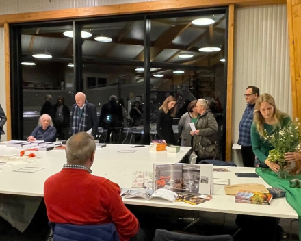 De geslaagde avond van de lokale schrijvers in de Bib van Jabbeke
