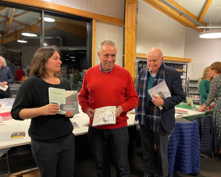 De geslaagde avond van de lokale schrijvers in de Bib van Jabbeke