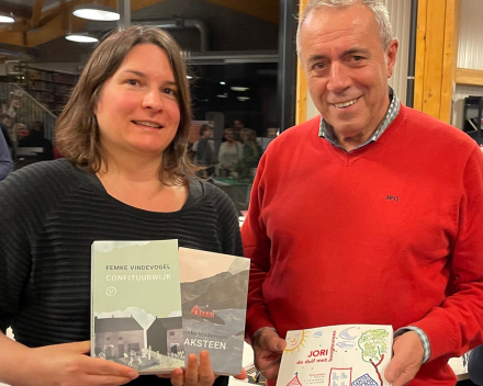 De geslaagde avond van de lokale schrijvers in de Bib van Jabbeke
