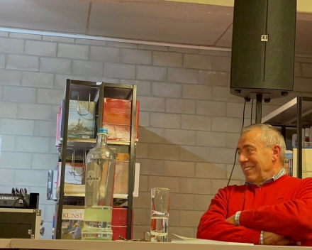 De geslaagde avond van de lokale schrijvers in de Bib van Jabbeke