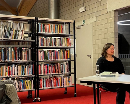 De geslaagde avond van de lokale schrijvers in de Bib van Jabbeke
