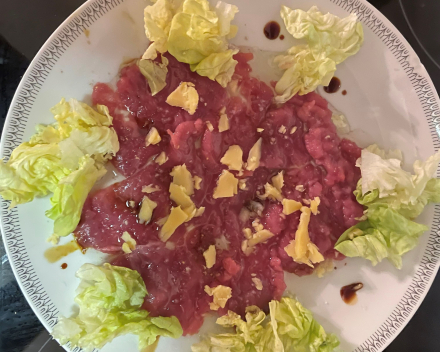 Carpaccio van kalfsvlees uit Eernegem op Griekse wijze !