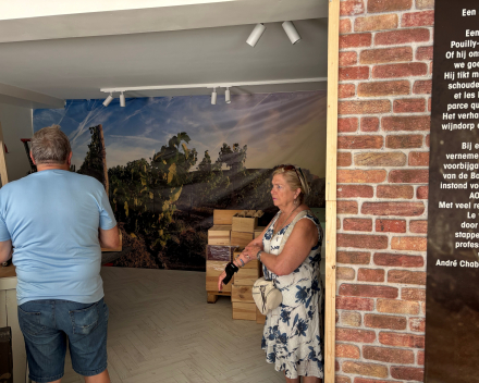 Ook gisteren veranderde de look van de nieuwe wijnwinkel