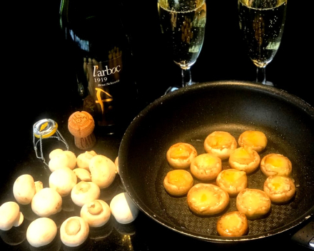 Kleine Keuken - Groot Plezier  / Champignons de Paris als apero