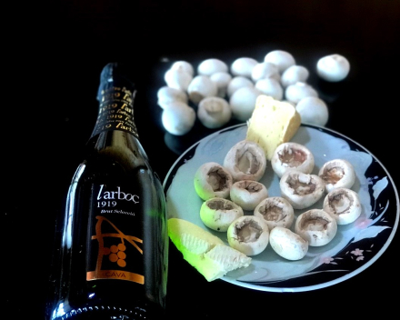 Kleine Keuken - Groot Plezier  / Champignons de Paris als apero