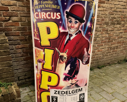 de cirque is in het dorp