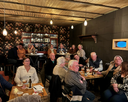Raymond Constateur doet 100 kelen 'meisjes' meebrullen!
