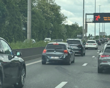 2-1, daar mag een emoji bij ! 
