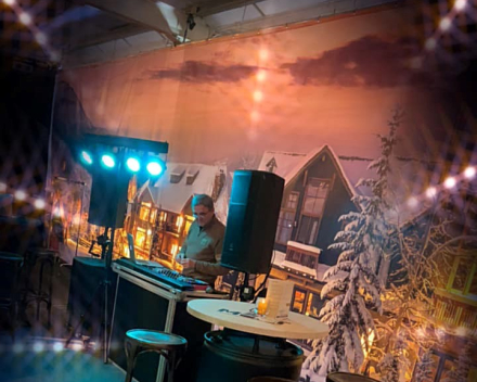 Fondue, dj Pol en selfies: Hangar 25 op vrijdag !