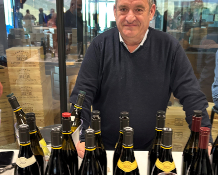 Een professionele degustatie in voorbereiding van onze komende proeverij