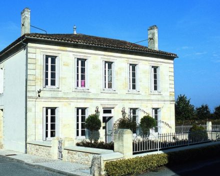 Chateau Petit Bocq 2016  AOP Saint-Estephe  cru bourgeois  € 26.20 btw in
