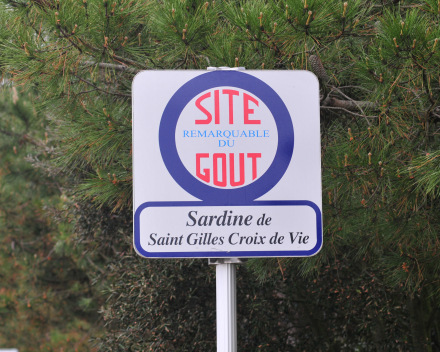 Sardienen millésimé  La Perle des Dieux  Saint-Gilles  Croix-de-Vie  -  € 4.80