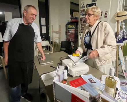 Koetong in madeirasaus op d presentatie 'de Wondere Wereld van Vis en Vissers'?