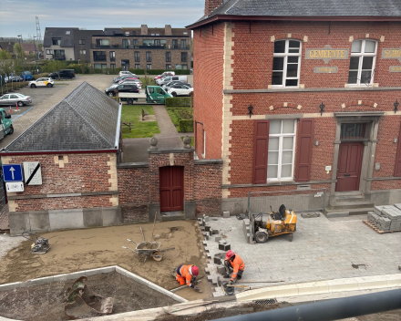 De Groenestraat fleurt beetje bij beetje op !