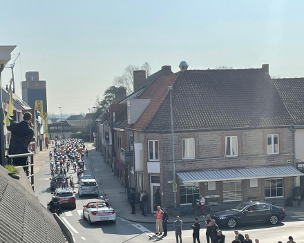 de lente en de koers is in het dorp