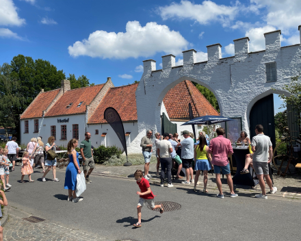 zon, zon en zon voor Snellegem kermis