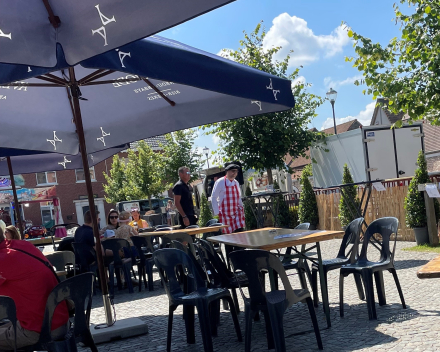 zon, zon en zon voor Snellegem kermis