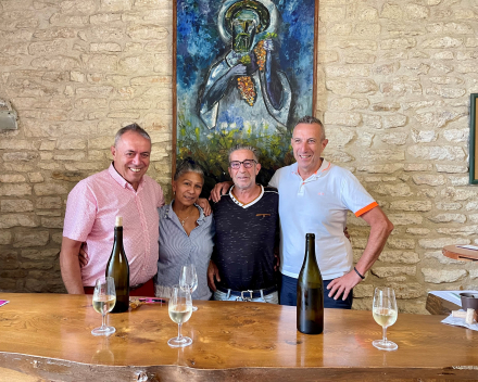 2 Petits Belges met Thierry Langoux en Bernabella
