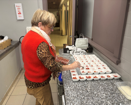 Zij: de perfecte voorzet - wij: trappen hem in doel !