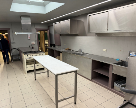 Zij: de perfecte voorzet - wij: trappen hem in doel !