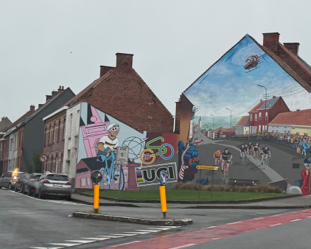 Zij: de perfecte voorzet - wij: trappen hem in doel !