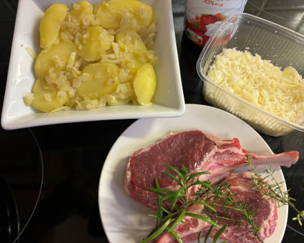 Lamskoteletjes met pommes dauphinois
