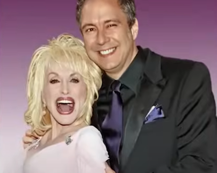 DE Dolly Parton op een doodgewone zaterdag in de wijnshop?