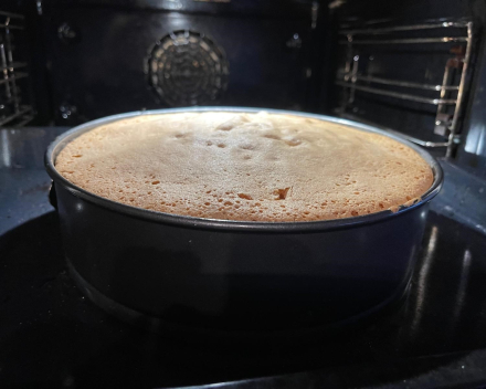 de taartenbakster aan de slag