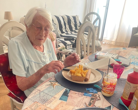 Gerookte zalm en frikandel om af te ronden