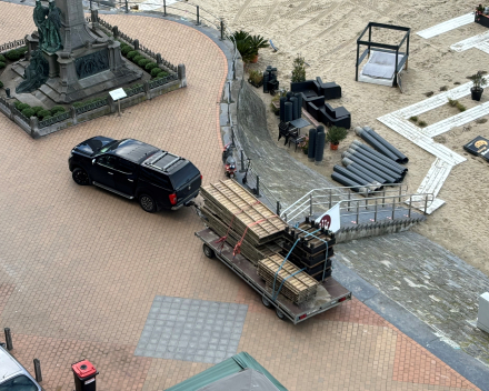 Opruimingswerken aan en in de zee
