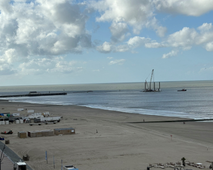 Opruimingswerken aan en in de zee