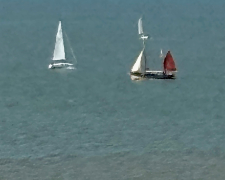 Genieten van het mooie weer en de zee